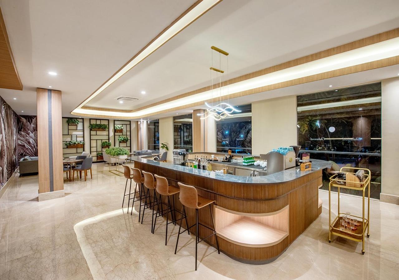 Hotel Santika Taman Mini Indonesia Indah