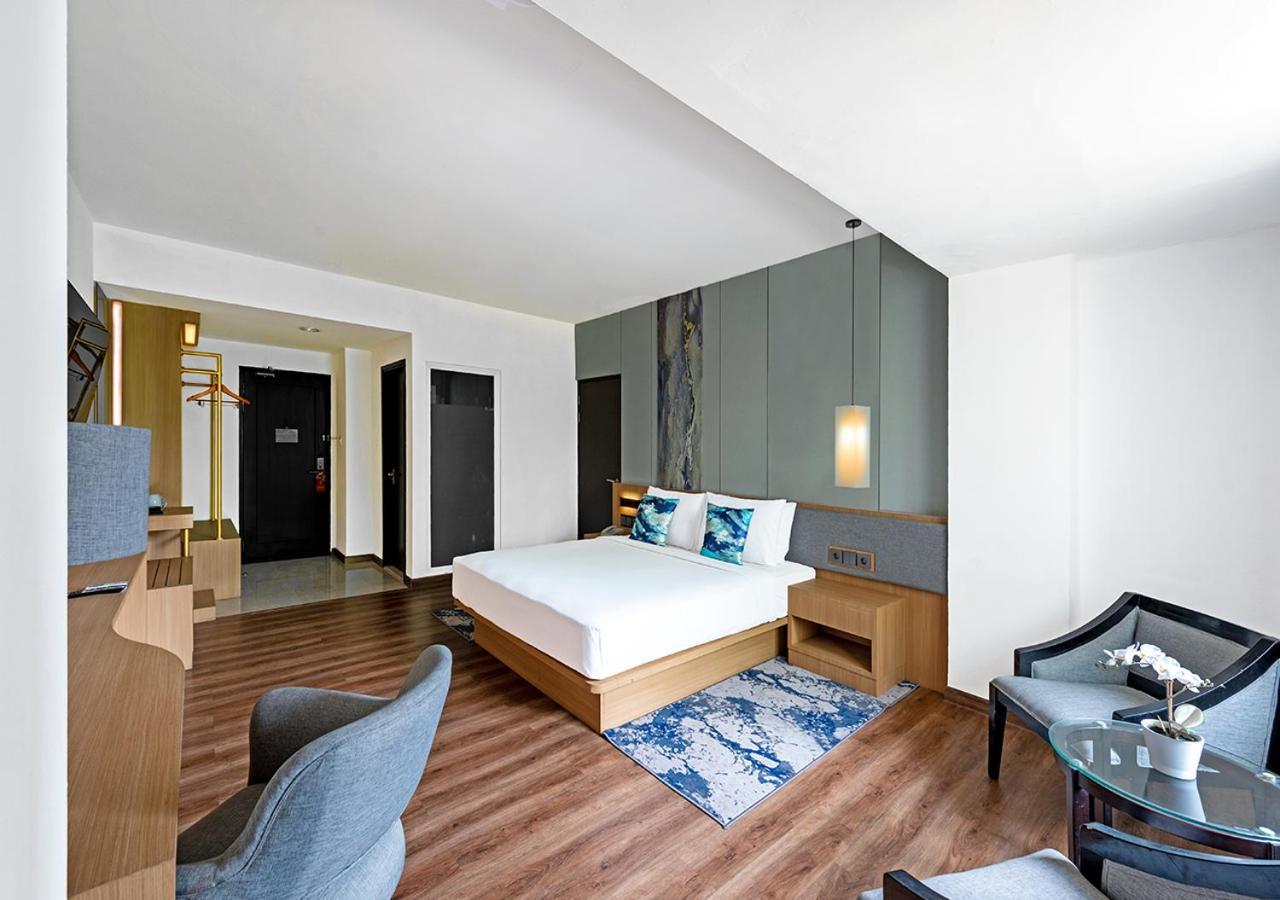 Hotel Santika Taman Mini Indonesia Indah 4*