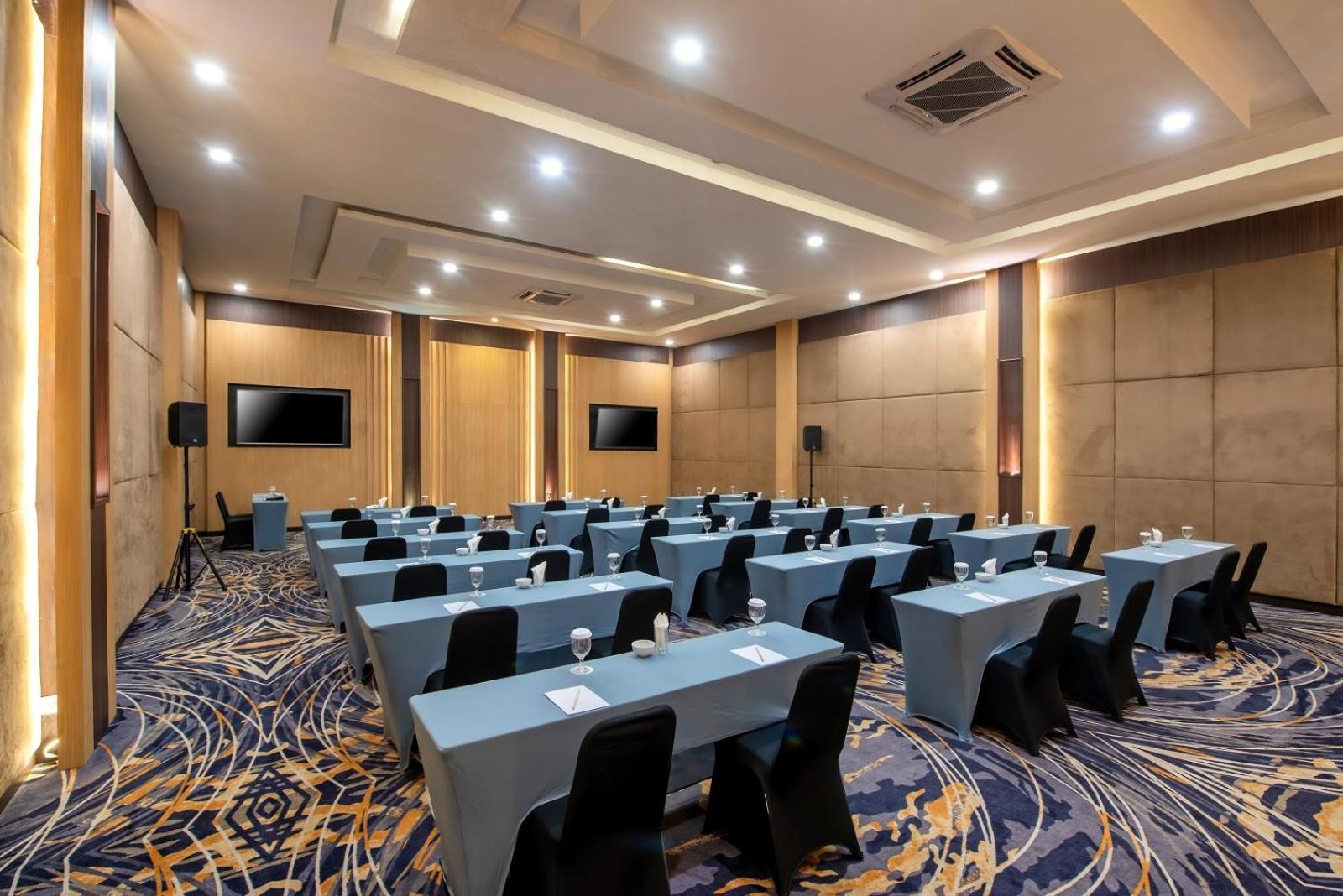 Santika Taman Mini Indonesia Indah Hotel Jakarta